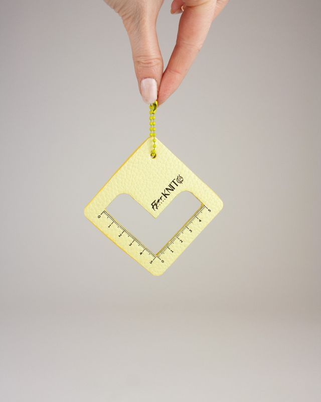 Fjør knit - Strikkefasthetsmåler